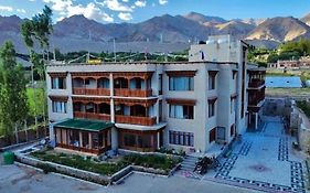 Hotel Ladakh Heights